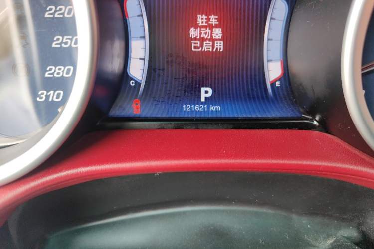 Used Maserati Ghibli 2014 3.0T Standard Edition Odometer Close Up