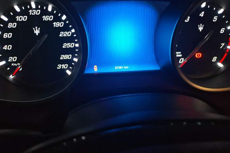 Used Maserati Ghibli 2014 3.0T Standard Edition Odometer Close Up