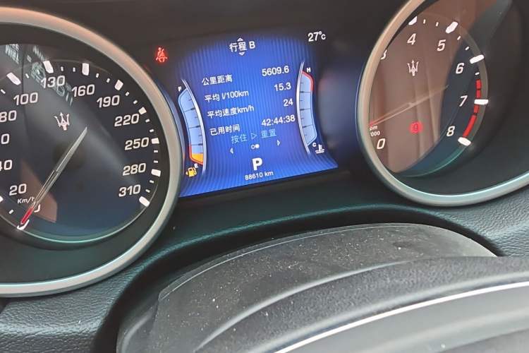 Used Maserati Ghibli 2014 3.0T Standard Edition Odometer Close Up