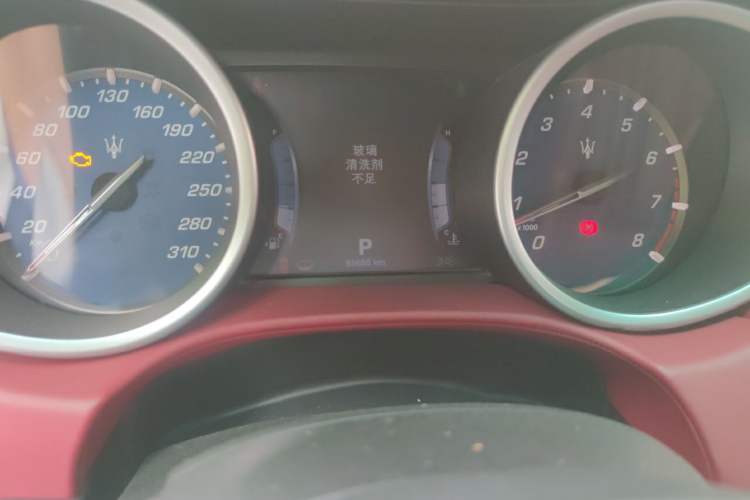 Used Maserati Ghibli 2014 3.0T Standard Edition Odometer Close Up