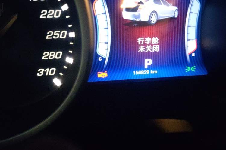 Used Maserati Ghibli 2014 3.0T Standard Edition Odometer Close Up