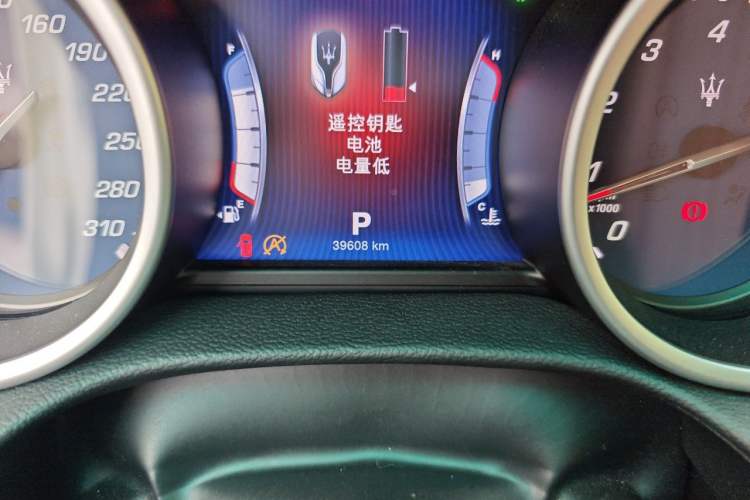 Used Maserati Ghibli 2014 3.0T Standard Edition Odometer Close Up
