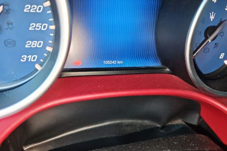 Used Maserati Ghibli 2014 3.0T Standard Edition Odometer Close Up