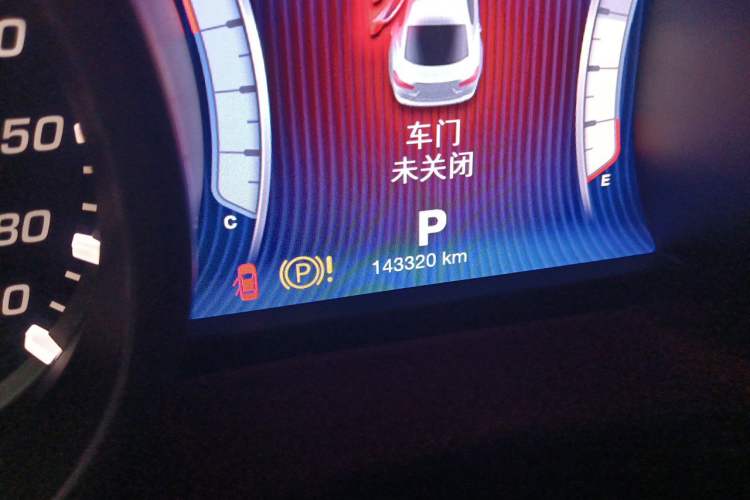 Used Maserati Ghibli 2014 3.0T Standard Edition Odometer Close Up