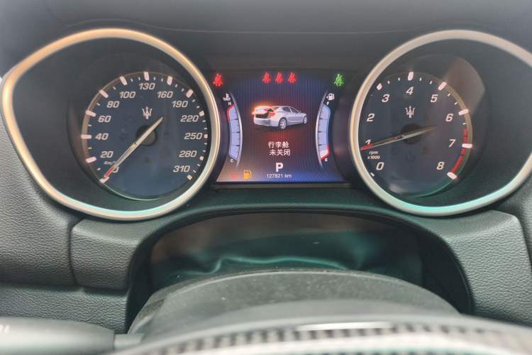 Used Maserati Ghibli 2014 3.0T Standard Edition Odometer Close Up