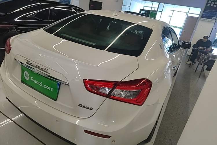 Used Maserati Ghibli 2014 3.0T Standard Edition Rear Right 45 Deg