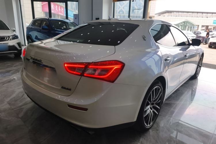 Used Maserati Ghibli 2014 3.0T Standard Edition Rear Right 45 Deg