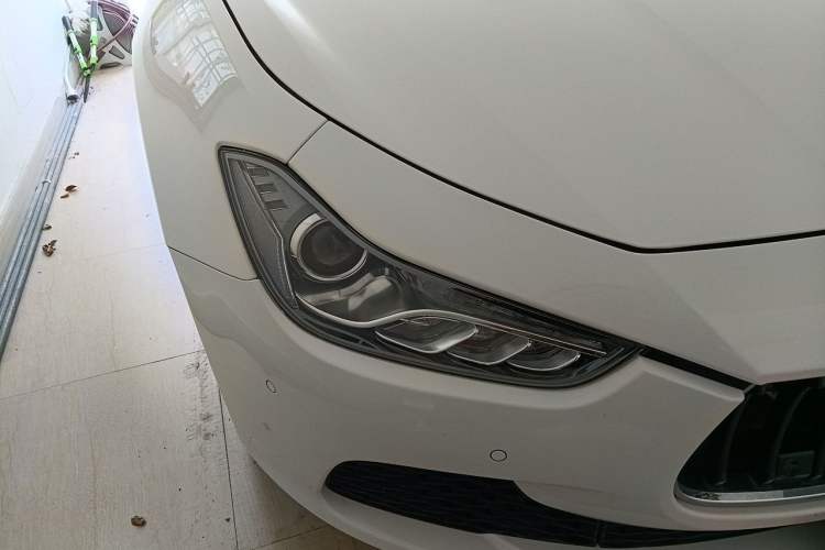 Used Maserati Ghibli 2014 3.0T Standard Edition Right Front Headlight