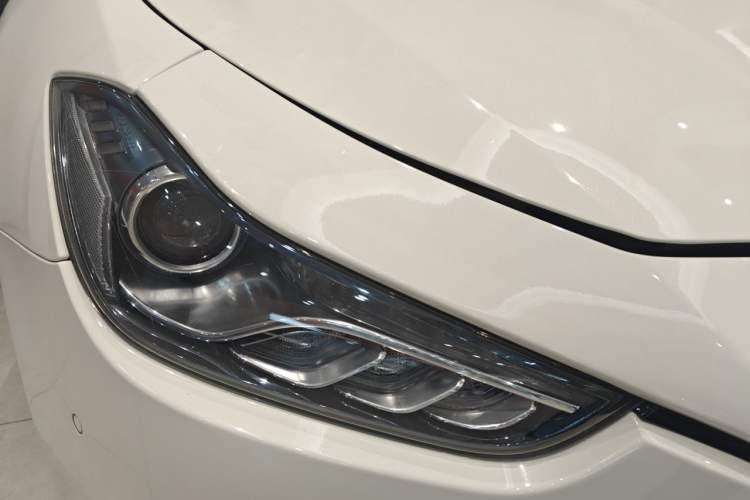 Used Maserati Ghibli 2014 3.0T Standard Edition Right Front Headlight