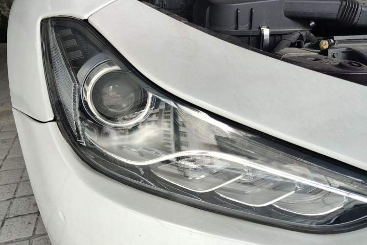 Used Maserati Ghibli 2014 3.0T S Right Front Headlight
