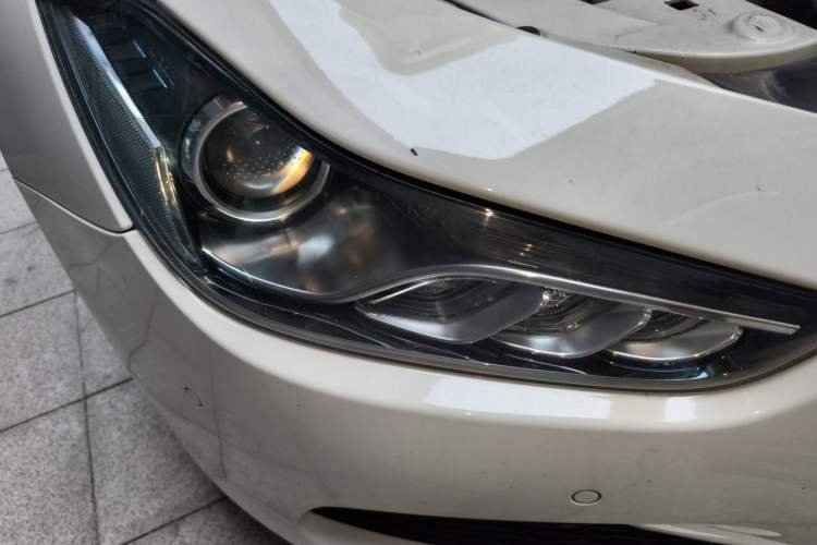Used Maserati Ghibli 2014 3.0T Standard Edition Right Front Headlight