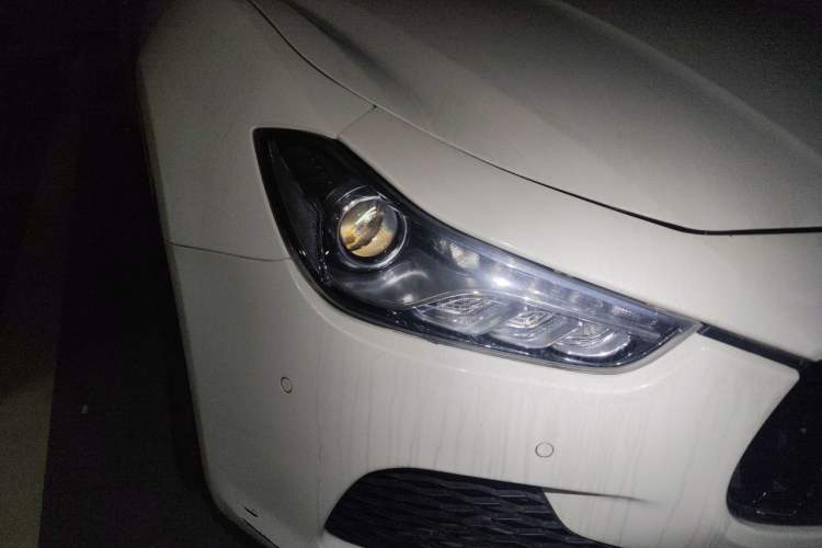 Used Maserati Ghibli 2014 3.0T Standard Edition Right Front Headlight