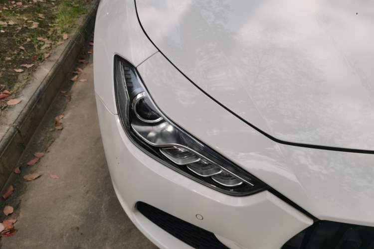 Used Maserati Ghibli 2014 3.0T Standard Edition Right Front Headlight