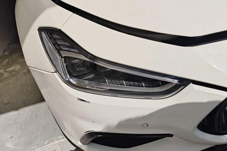 Used Maserati Ghibli 2014 3.0T Standard Edition Right Front Headlight