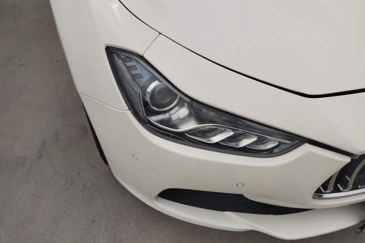 Used Maserati Ghibli 2014 3.0T S Q4 Right Front Headlight