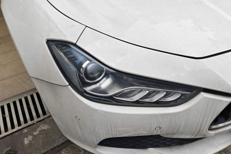 Used Maserati Ghibli 2014 3.0T Standard Edition Right Front Headlight