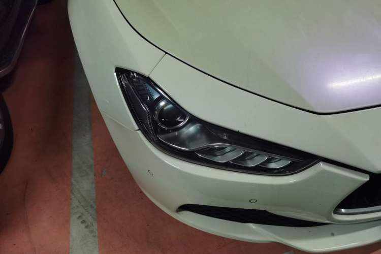 Used Maserati Ghibli 2014 3.0T Standard Edition Right Front Headlight
