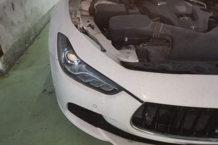 Used Maserati Ghibli 2014 3.0T Standard Edition Right Front Headlight