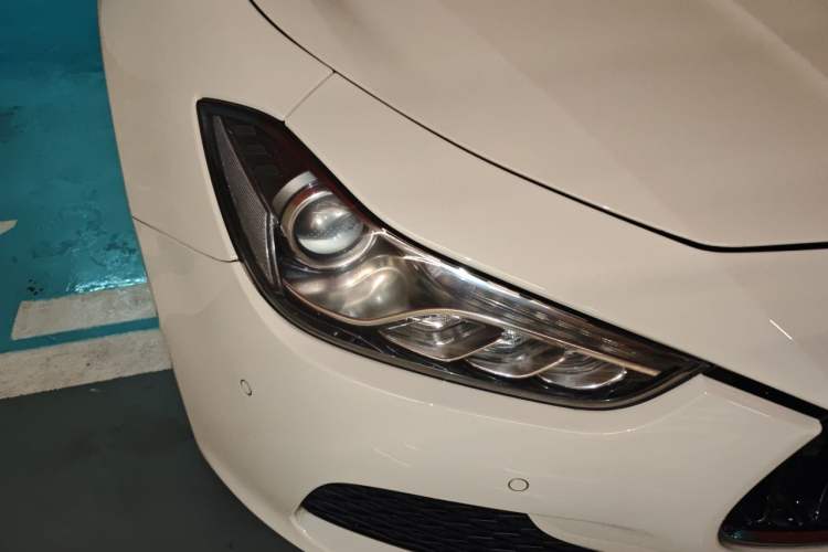 Used Maserati Ghibli 2014 3.0T Standard Edition Right Front Headlight