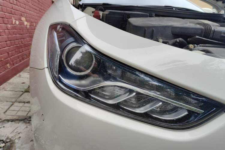 Used Maserati Ghibli 2014 3.0T Standard Edition Right Front Headlight