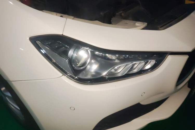 Used Maserati Ghibli 2014 3.0T Standard Edition Right Front Headlight