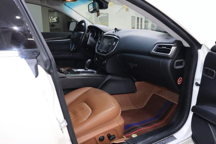 Used Maserati Ghibli 2014 3.0T Standard Edition Right Front Seat