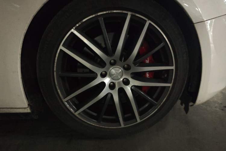 Used Maserati Ghibli 2014 3.0T S Q4 Right Front Wheel Hub