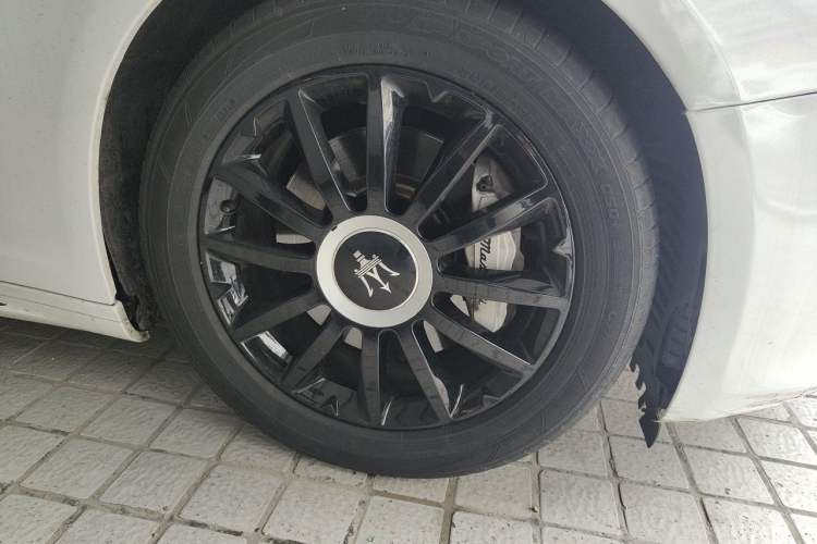 Used Maserati Ghibli 2014 3.0T S Right Front Wheel Hub