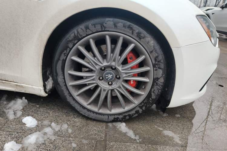 Used Maserati Ghibli 2014 3.0T S Q4 Right Front Wheel Hub