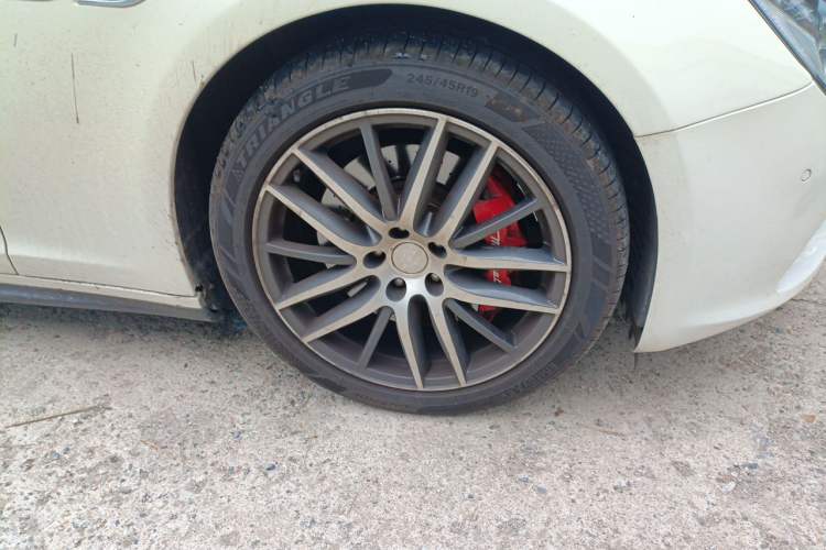 Used Maserati Ghibli 2014 3.0T S Right Front Wheel Hub