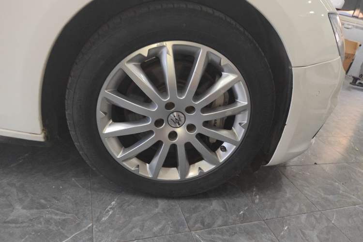 Used Maserati Ghibli 2014 3.0T Standard Edition Right Front Wheel Hub