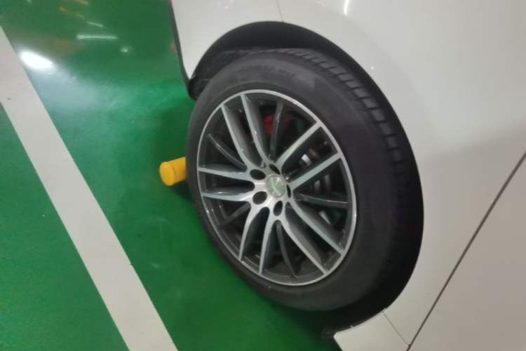 Used Maserati Ghibli 2014 3.0T Standard Edition Right Rear Wheel Hub