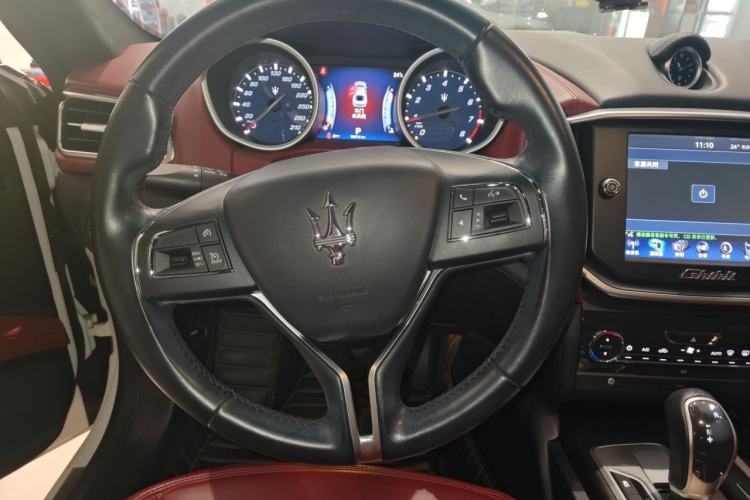 Used Maserati Ghibli 2014 3.0T Standard Edition Steering Wheel