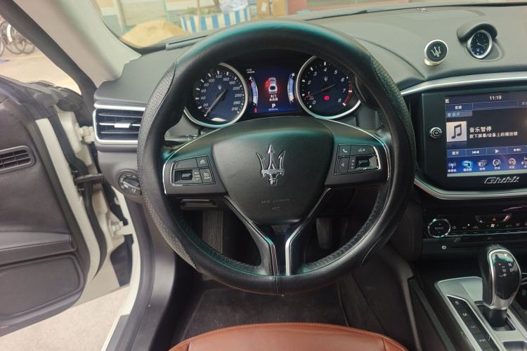 Used Maserati Ghibli 2014 3.0T Standard Edition Steering Wheel