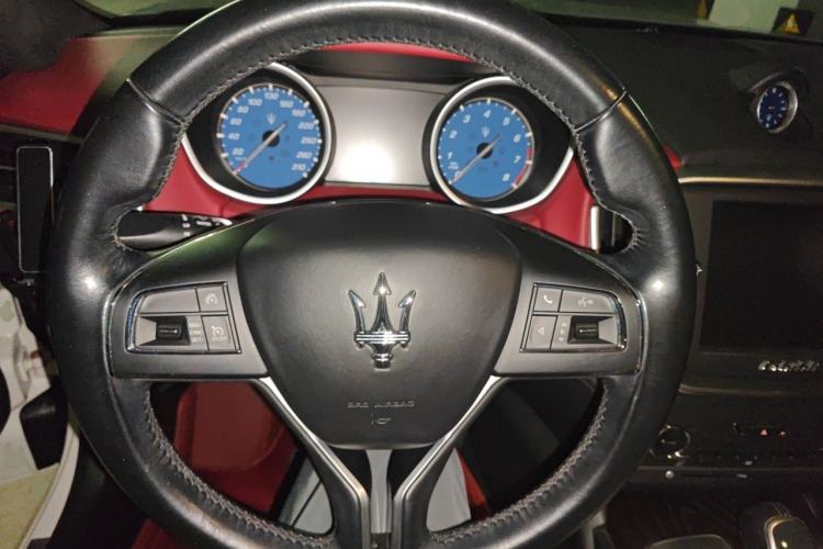 Used Maserati Ghibli 2014 3.0T Standard Edition Steering Wheel