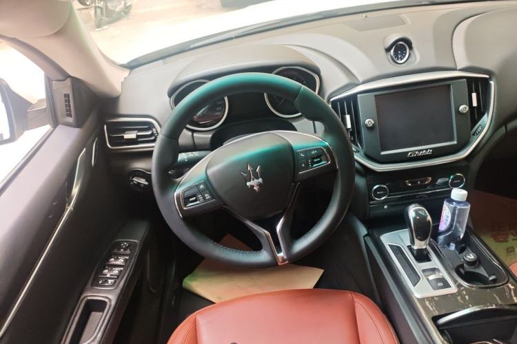 Used Maserati Ghibli 2014 3.0T Standard Edition Steering Wheel