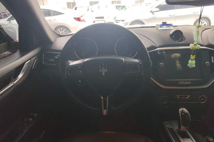 Used Maserati Ghibli 2014 3.0T S Steering Wheel