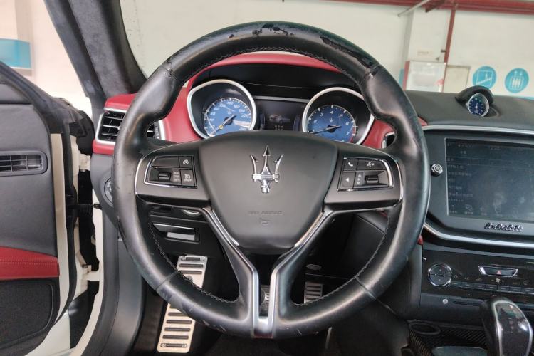 Used Maserati Ghibli 2014 3.0T Standard Edition Steering Wheel
