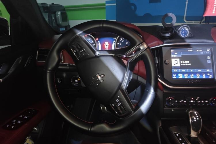 Used Maserati Ghibli 2014 3.0T Standard Edition Steering Wheel