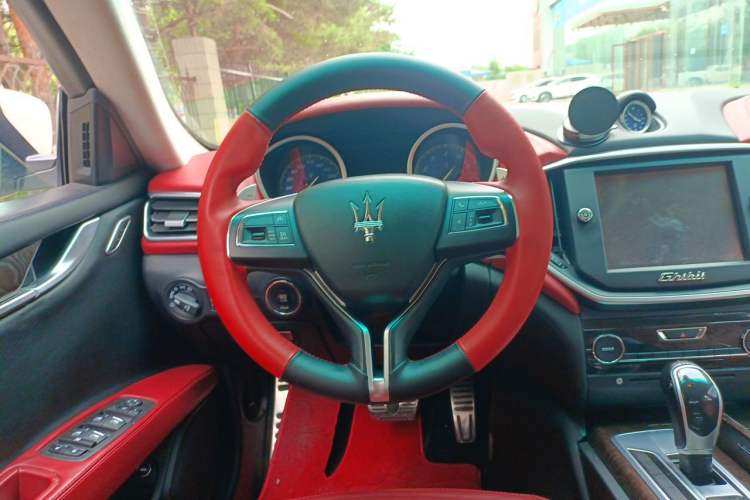 Used Maserati Ghibli 2014 3.0T S Steering Wheel
