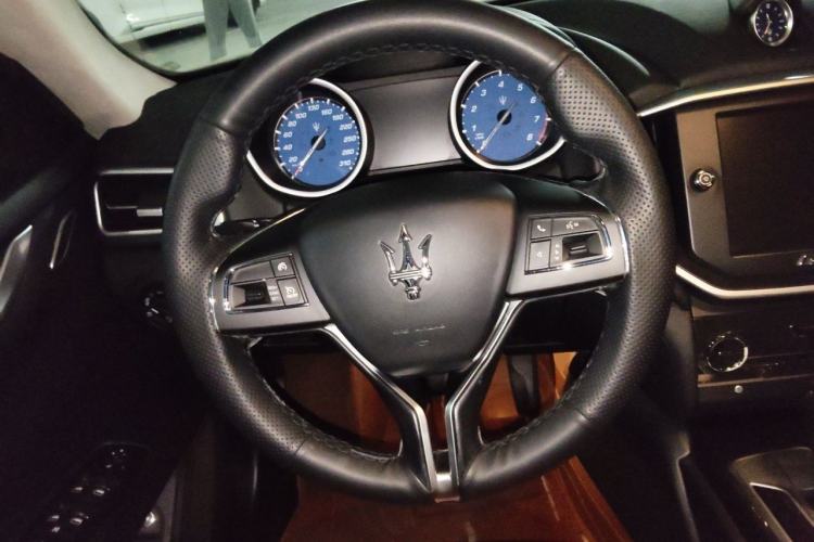 Used Maserati Ghibli 2014 3.0T Standard Edition Steering Wheel