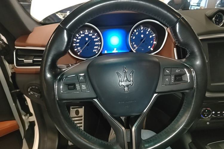 Used Maserati Ghibli 2014 3.0T Standard Edition Steering Wheel