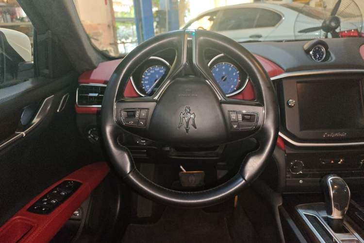 Used Maserati Ghibli 2014 3.0T Standard Edition Steering Wheel