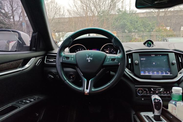 Used Maserati Ghibli 2014 3.0T Standard Edition Steering Wheel
