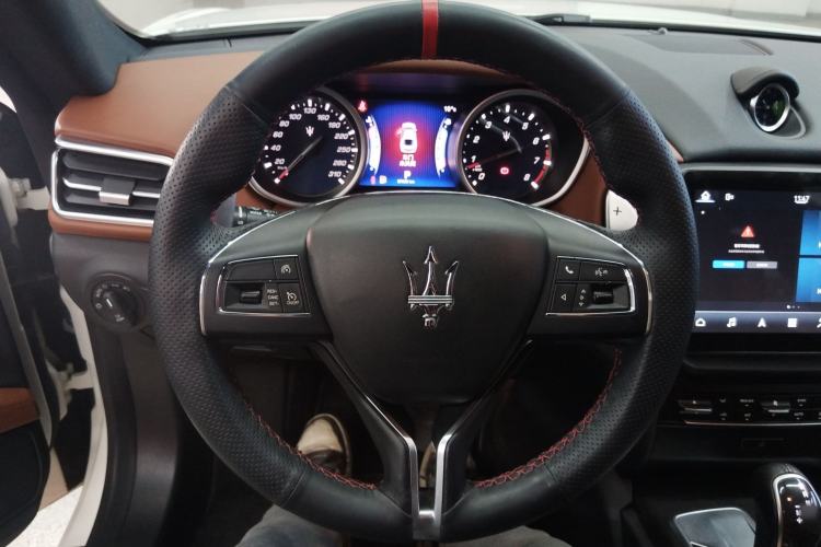 Used Maserati Ghibli 2014 3.0T Standard Edition Steering Wheel