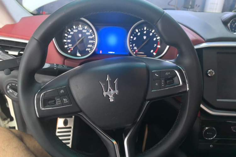 Used Maserati Ghibli 2014 3.0T Standard Edition Steering Wheel