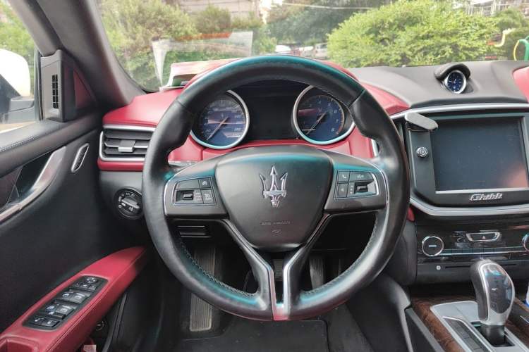 Used Maserati Ghibli 2014 3.0T Standard Edition Steering Wheel