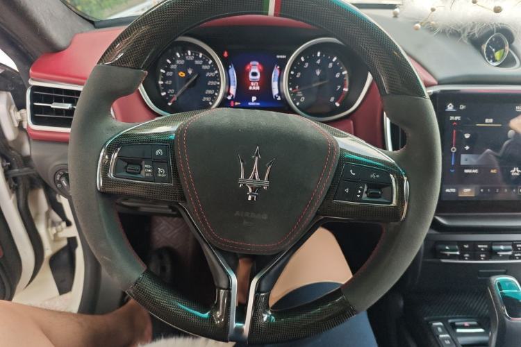 Used Maserati Ghibli 2014 3.0T Standard Edition Steering Wheel