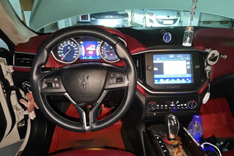 Used Maserati Ghibli 2014 3.0T Standard Edition Steering Wheel