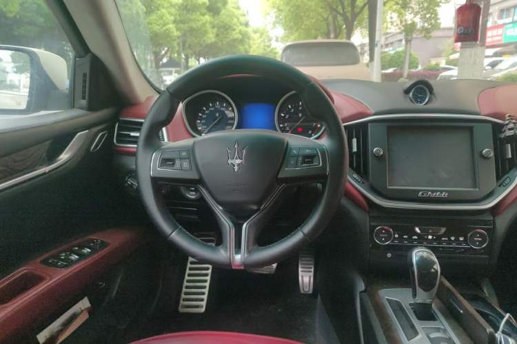 Used Maserati Ghibli 2014 3.0T Standard Edition Steering Wheel